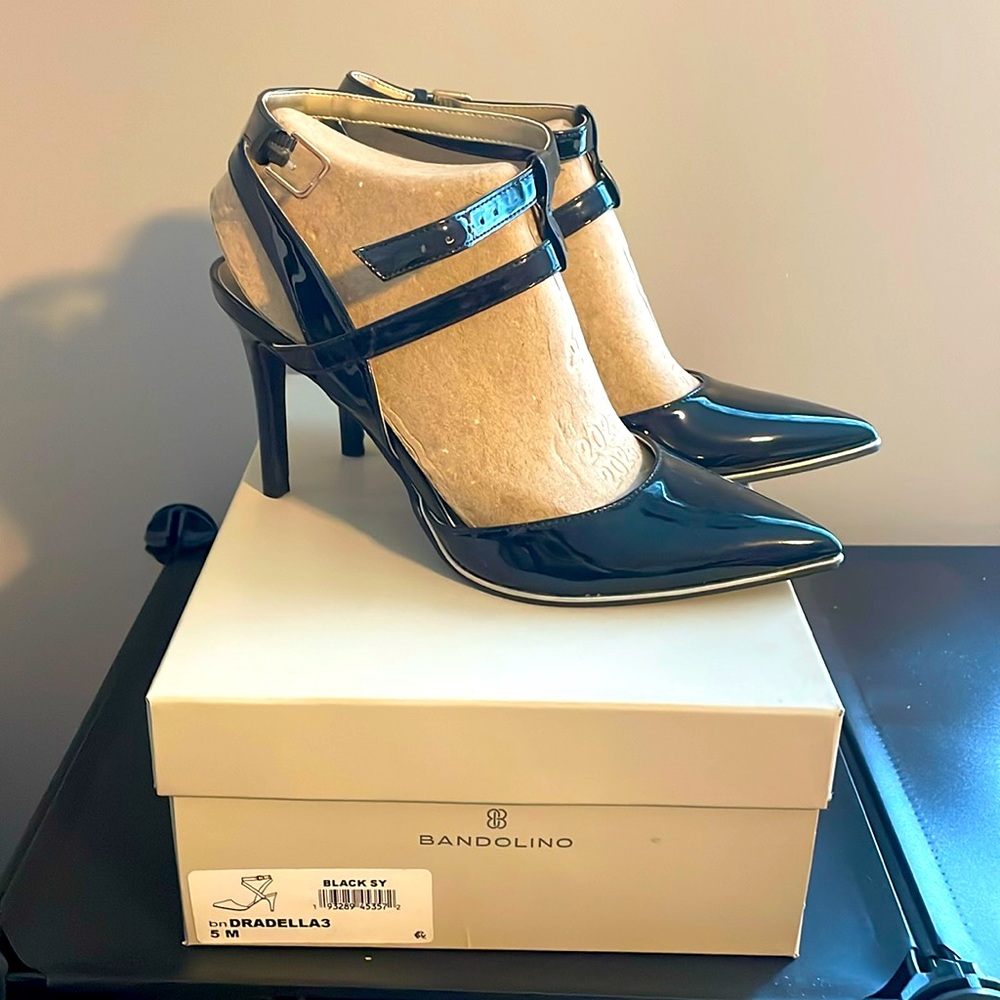Black heels, NIB, size 5